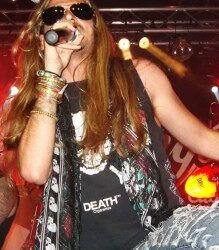 L.A. GUNS + VENREZ + JOLLY JOKER (Durango Club, Meliana) “SLEAZ-ME UP”